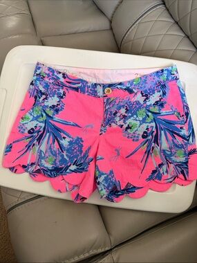 Lilly Pulitzer Hot Pink Floral Scallop Hem Shorts